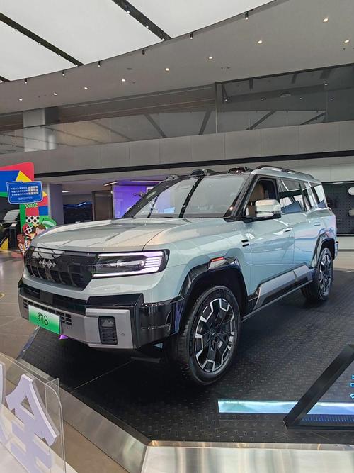 成都179比亚迪方程豹硬派越野的爆款，英菲尼迪35周年与你共成长